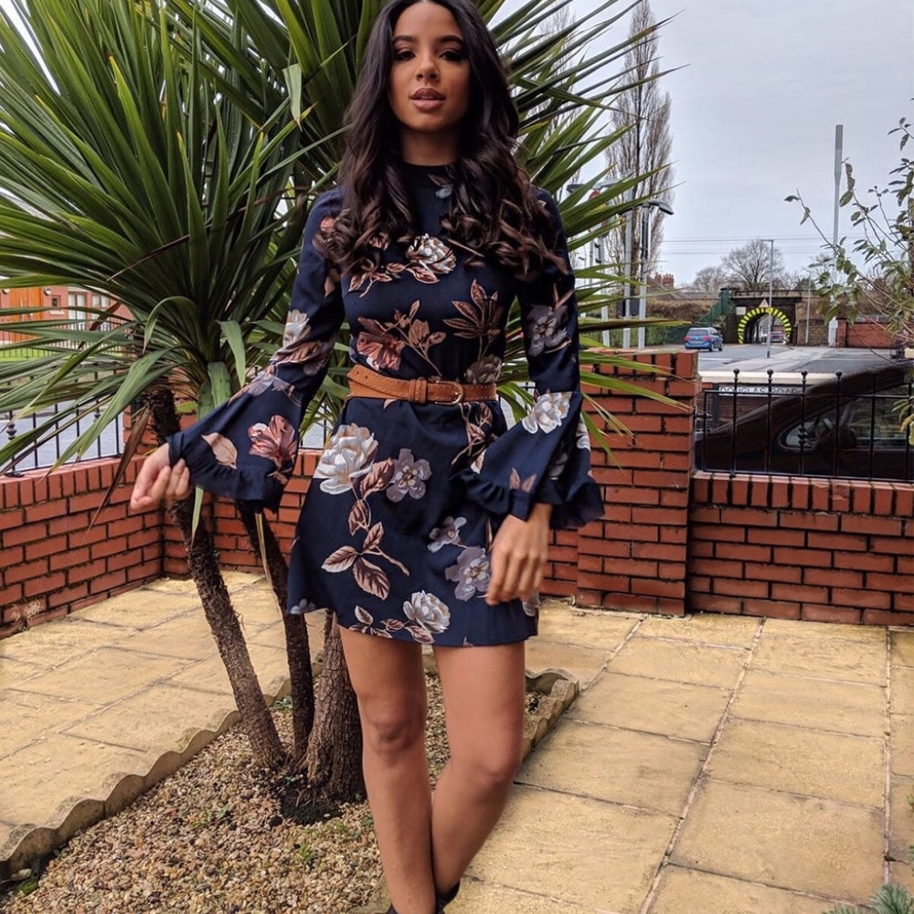 Floral Flare Sleeve Shift Dress - Picture 6 of 8